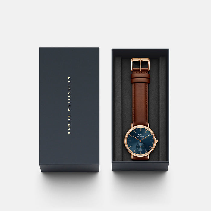 Daniel Wellington Leather Blue watch