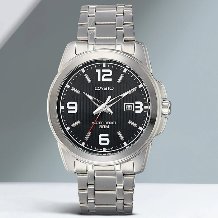 Enticer Men Quartz Black Dial Analog Stainless Steel Watch A550