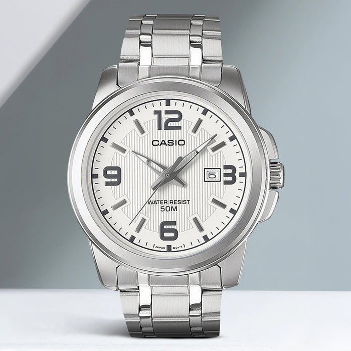 Enticer Men Quartz White Dial Analog Stainless Steel Watch A552