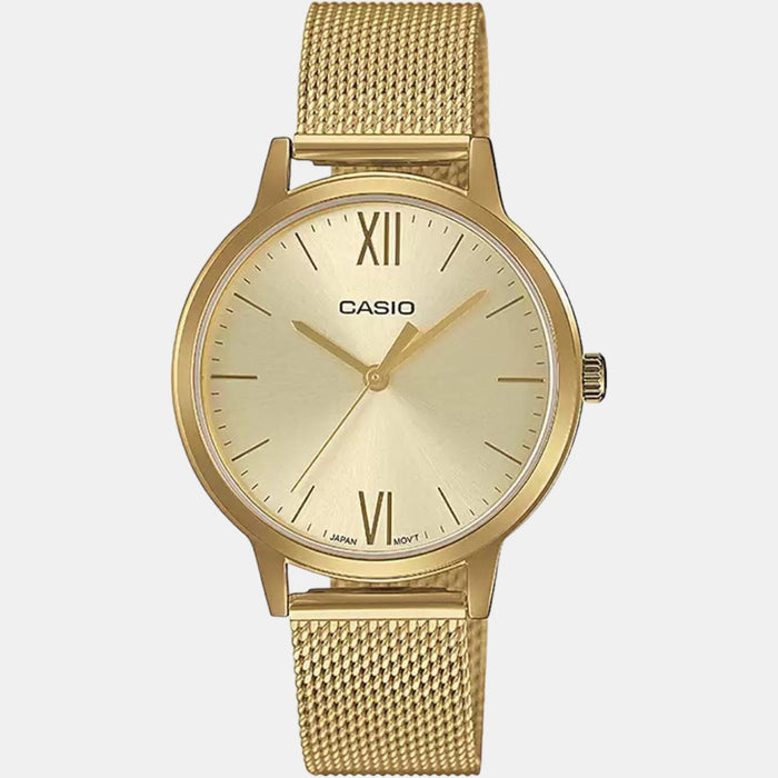 Casio 32 mm Round Quartz watch