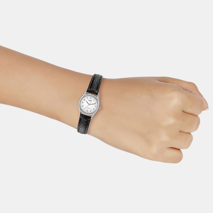 Enticer Women Quartz White Dial Analog Leather Watch A2263