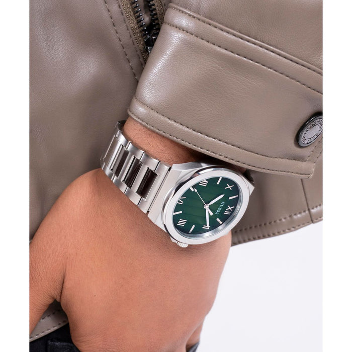 Guess 44 mm Silver Quartz watch