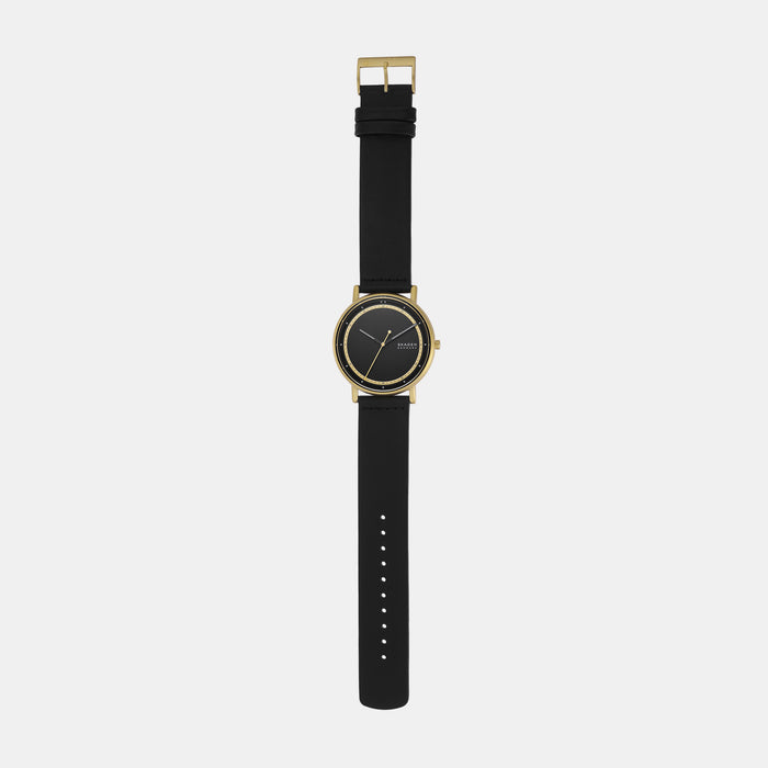 Men Quartz Black Dial Analog Leather Watch SKW6897